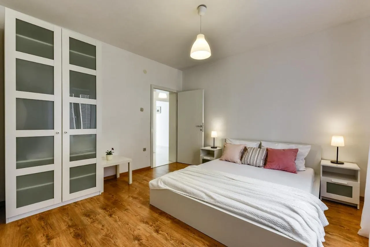 Lrs 2 Apartment In The Centar Of Zadar